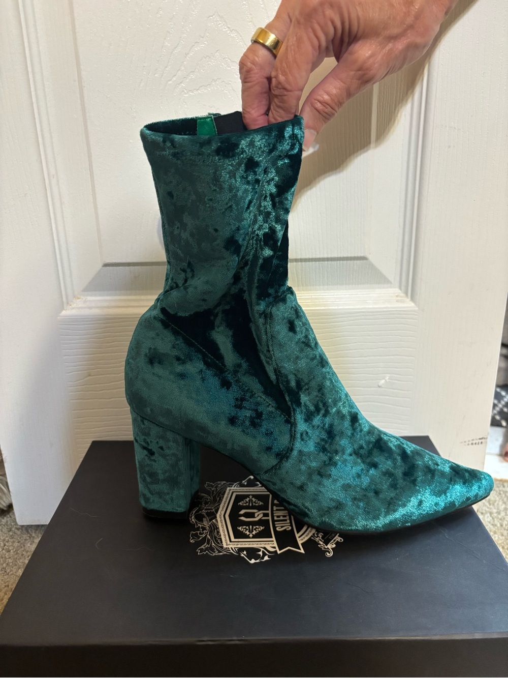 Silent D velvet boots